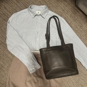 Classic Grey Leather Tote Bag for weekdays look 💼 vintage coach 9305